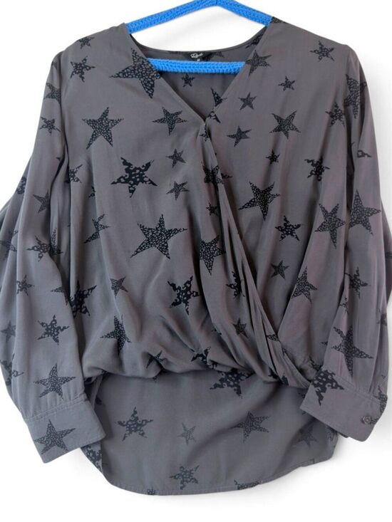 Rails Tops - rails hillary charcoal cheetah star print wrap blouse xs high low hem